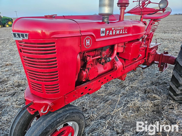 1940-farmall-h-2wd-tractor-image-10