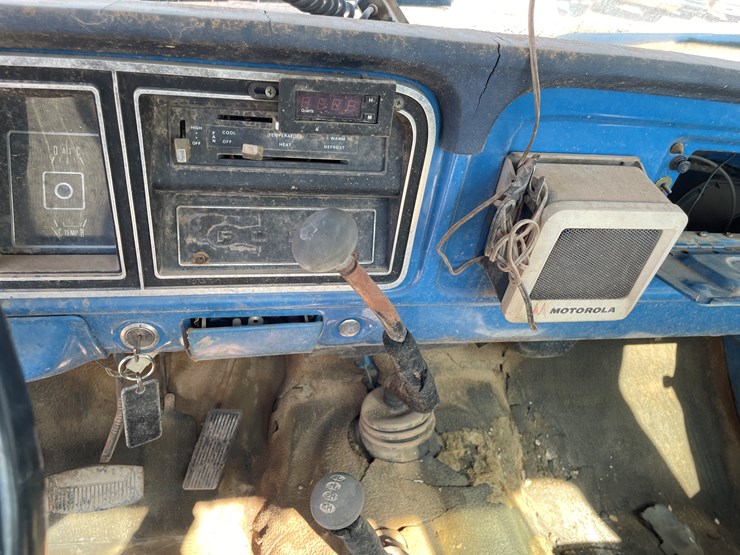 1975-ford-f250-image-30