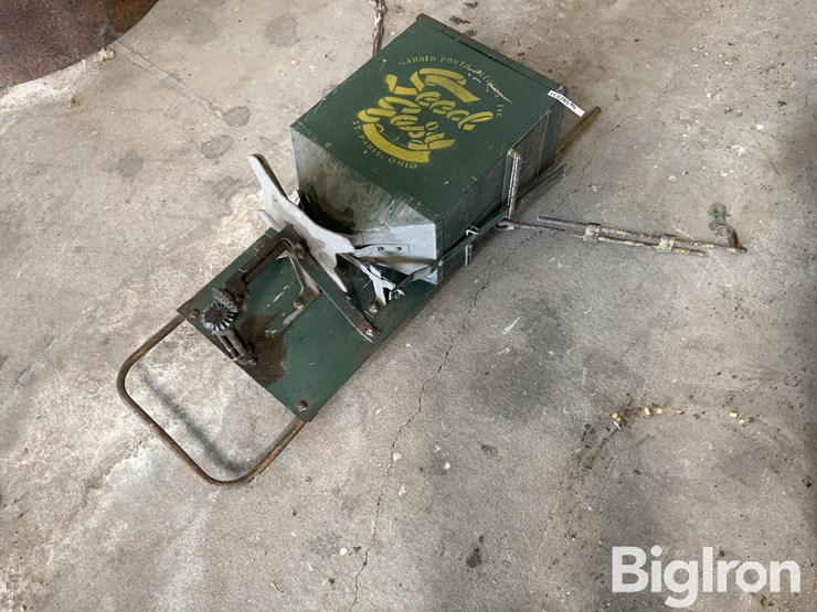 garber-power-grass-seeder-image-1