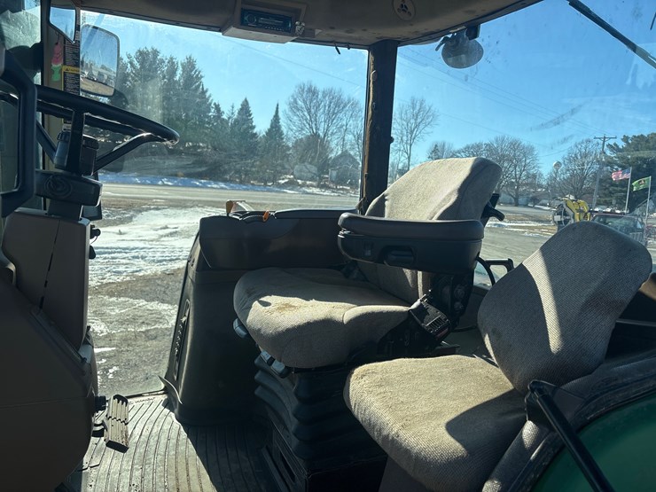 john-deere-8330-image-14