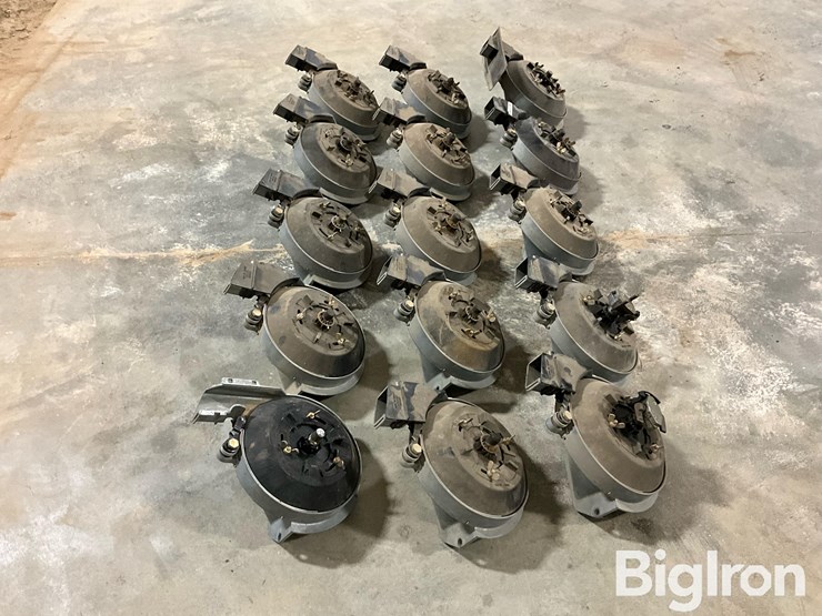 john-deere-maxemerge-planter-bean-meters-w/plates-image-4