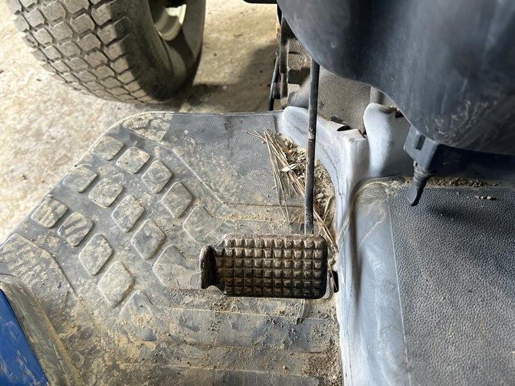 new-holland-tn70-image-25