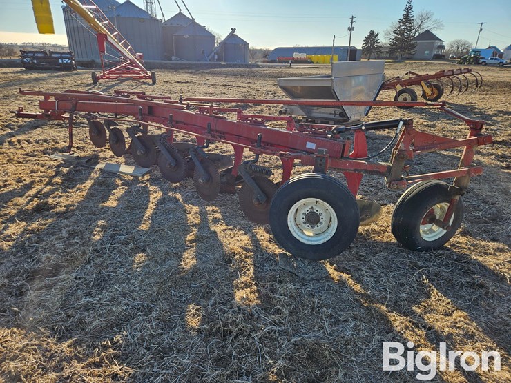 international-720-image-5