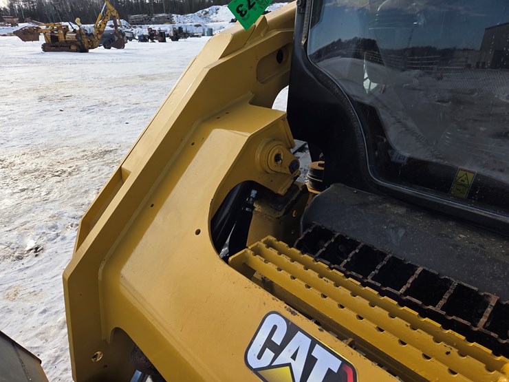 2021-caterpillar-299d3-image-16