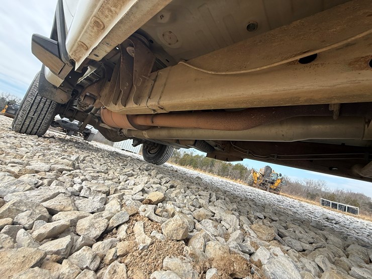 2022-chevrolet-silverado-2500-image-19