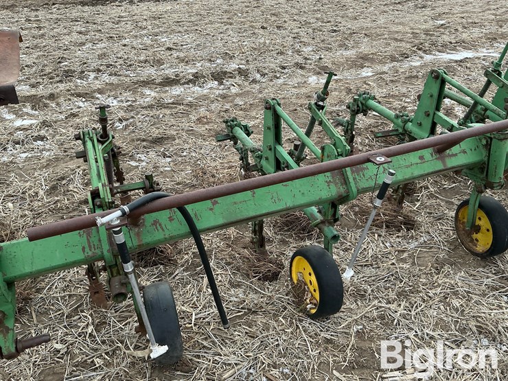 john-deere-cultivator-image-11