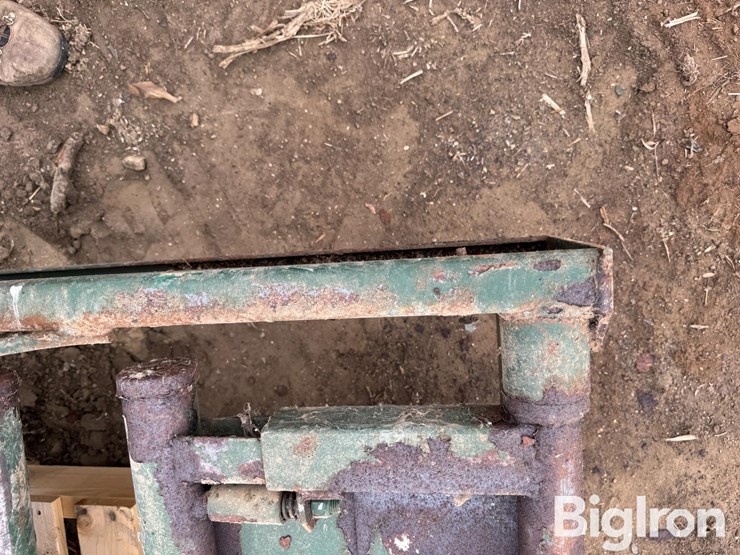 big-valley-cattle-head-catch-image-11