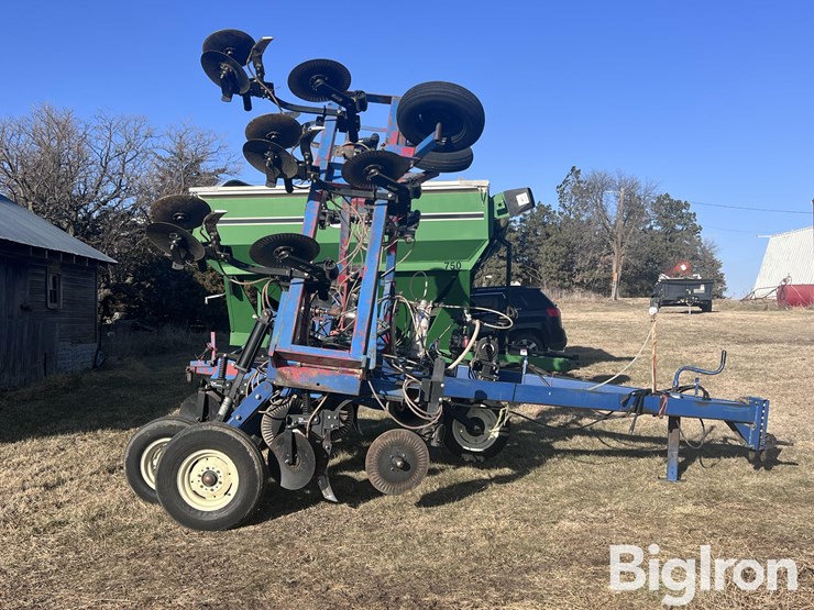 blu-jet-11r30”-pull-type-anhydrous-applicator-image-4
