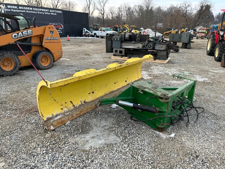132”-snow-plow-image-3