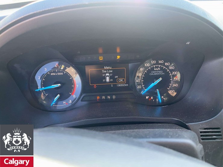 2017-ford-explorer-image-19