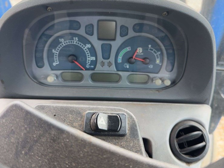 new-holland-ts100a-image-16