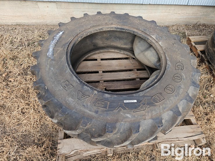 goodyear-13.6r28-tire-image-1