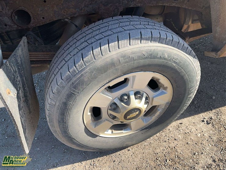 2012-chevrolet-silverado-2500hd-image-12