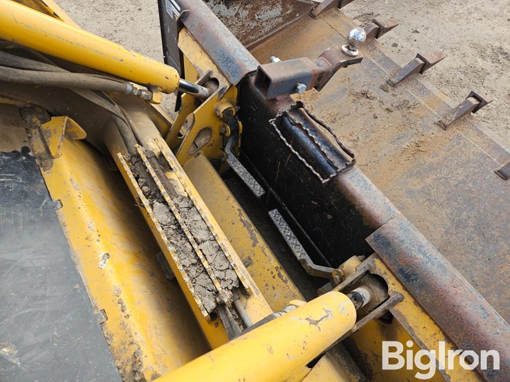 john-deere-317-image-16