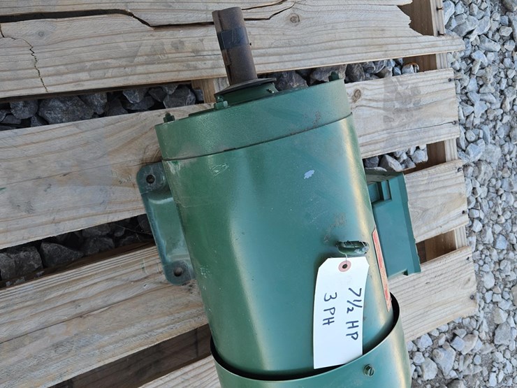 dayton-7.5-hp-electric-motor-image-6