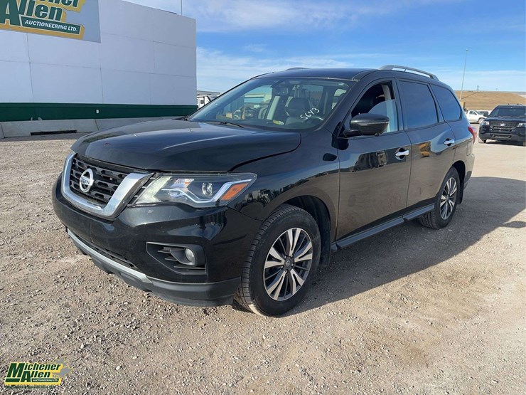 2017-nissan-pathfinder-image-1