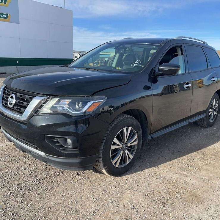 2017 NISSAN PATHFINDER