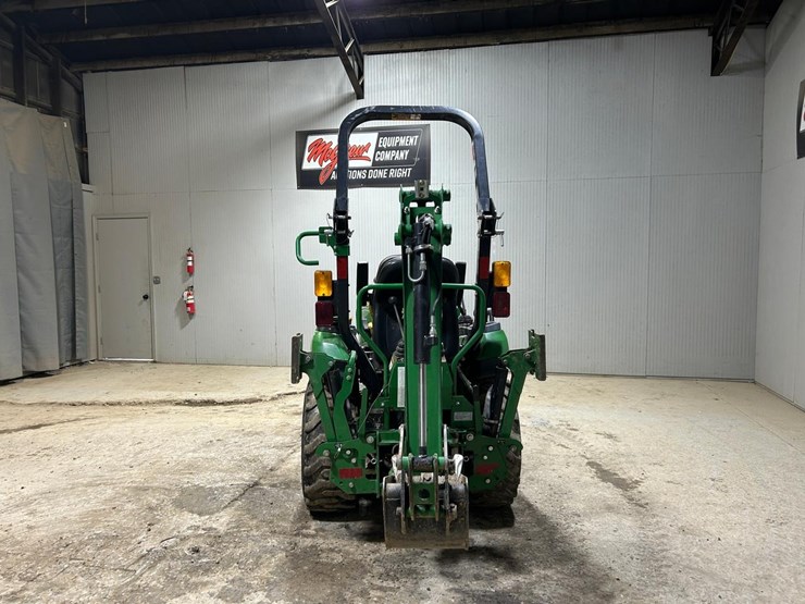 2025-deere-210le-image-4