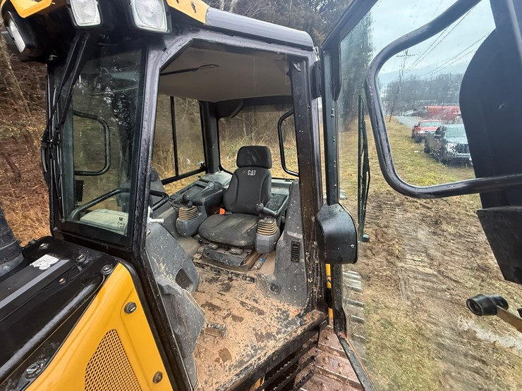 caterpillar-d1-image-37