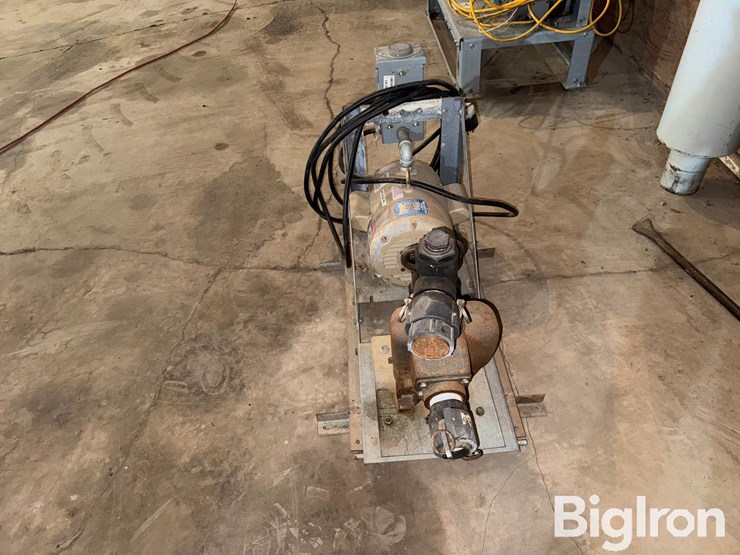 7.5-hp-motor-&-transfer-pump-image-2