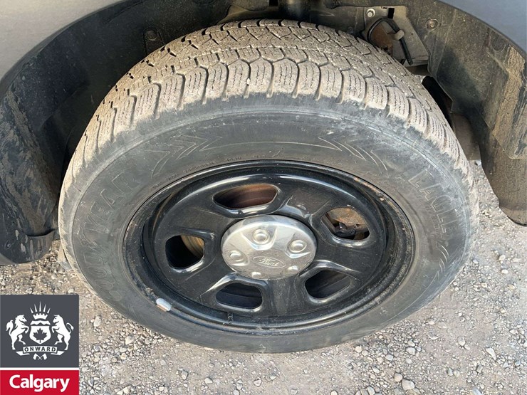 2018-ford-explorer-image-11