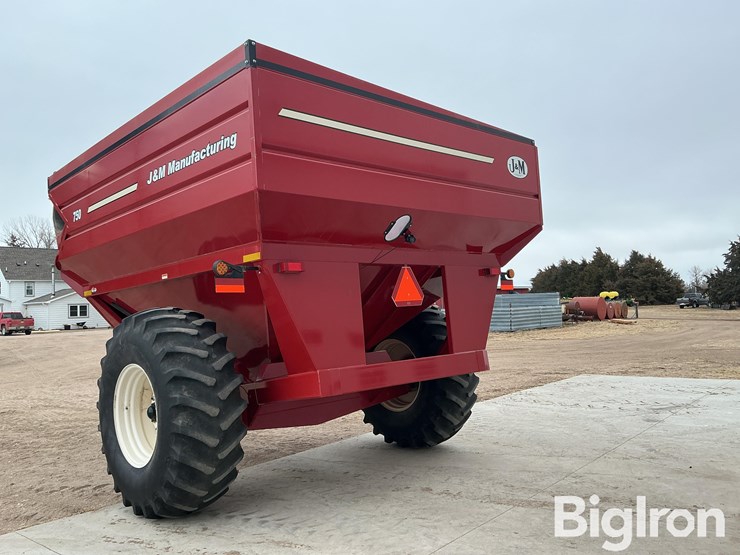 2011-j&m-750-image-6