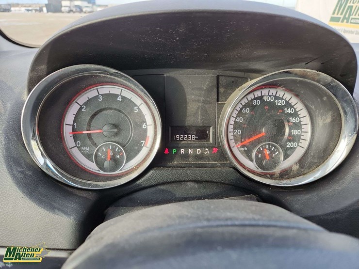 2015-dodge-grand-caravan-image-9