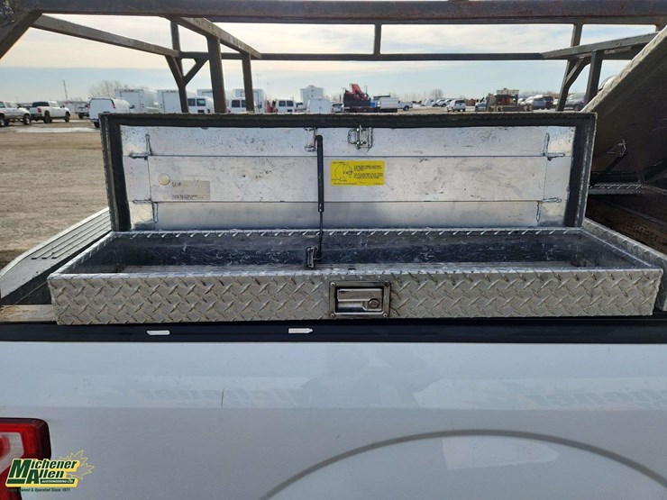 2015-ford-f150-xlt-image-29