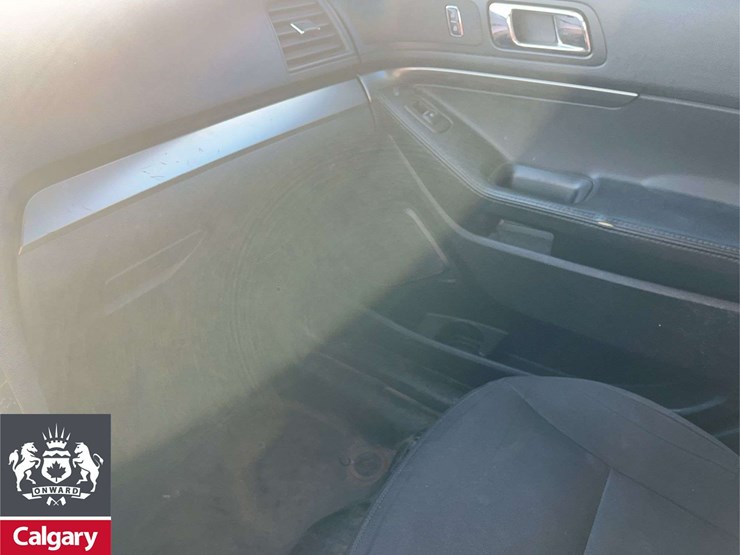 2017-ford-explorer-image-22