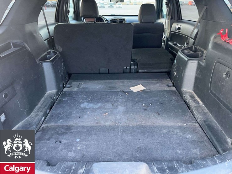 2017-ford-explorer-image-16