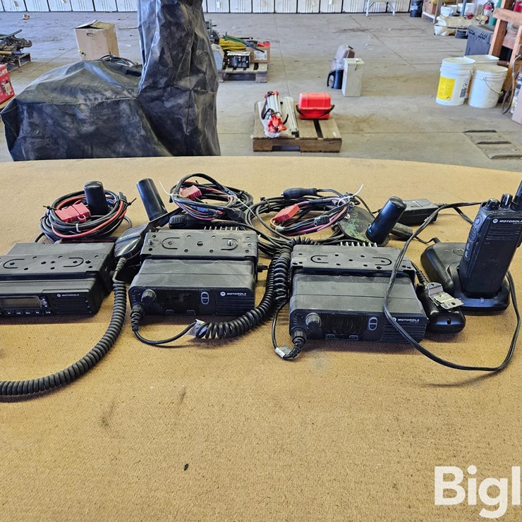 Motorola Business Band Radios