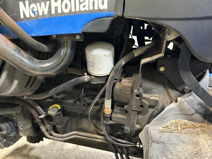 new-holland-tn70-image-18