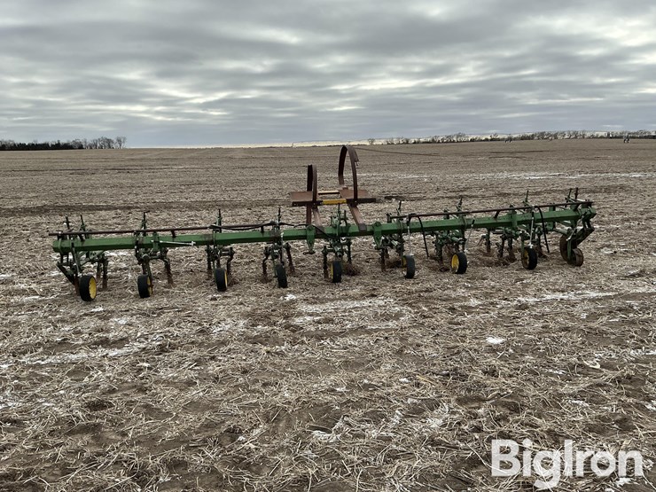 john-deere-cultivator-image-2