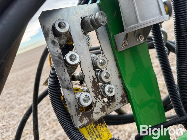 2013-john-deere-1990-image-11