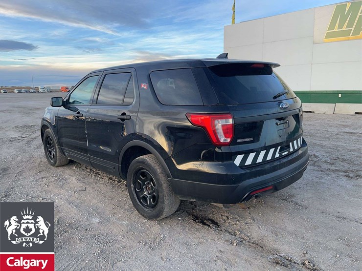 2017-ford-explorer-image-3