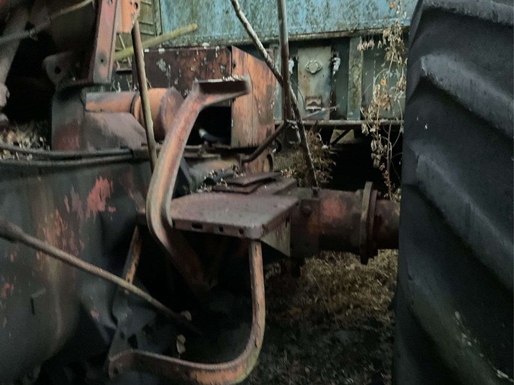 minneapolis-moline-m604-image-27