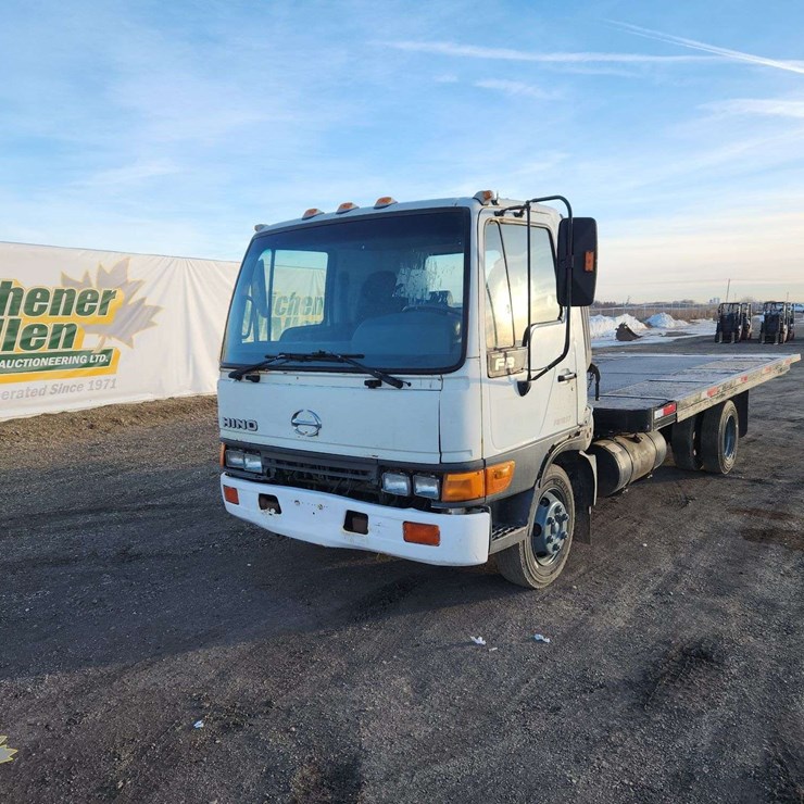 2004 HINO FB1817