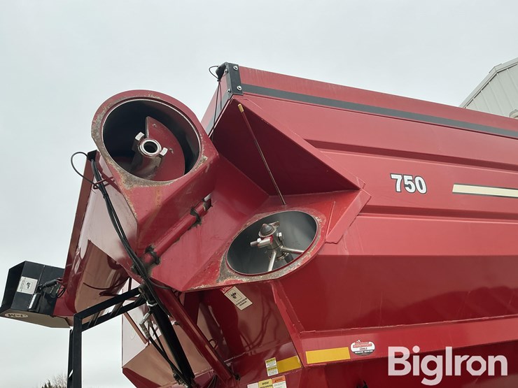 2011-j&m-750-image-14