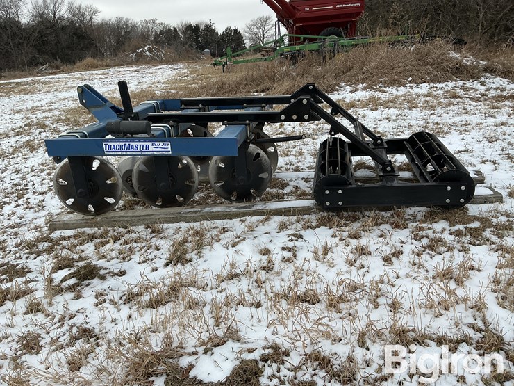 blu-jet-track-closer-image-8