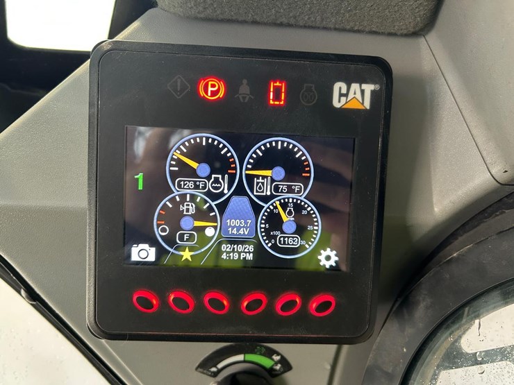 2020-caterpillar-259d3-image-21