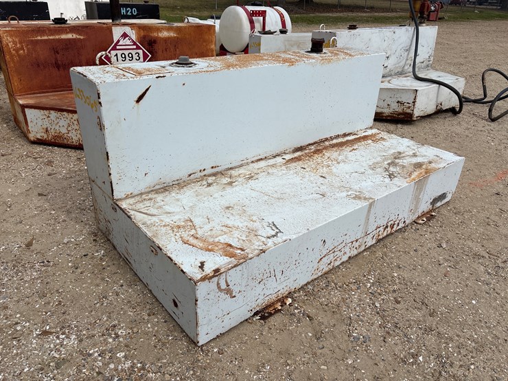 #1622-•-l-shaped-fuel-tank-for-pickup-image-1