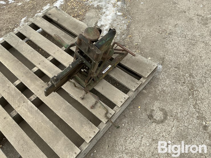 john-deere-antique-sickle-sharpener-image-1