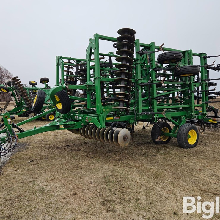 2015 JOHN DEERE 2310