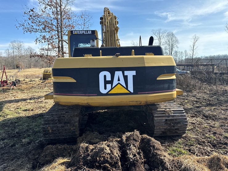 caterpillar-322-image-4