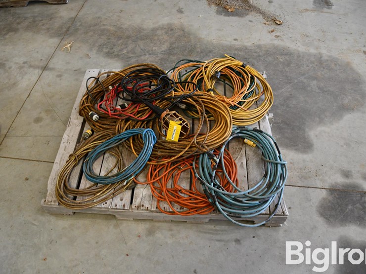 pallet-of-electric-cords-image-4
