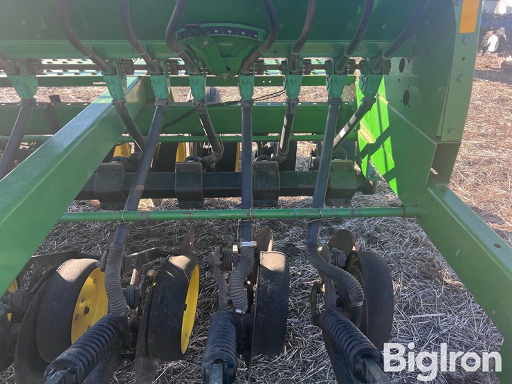 john-deere-750-image-15