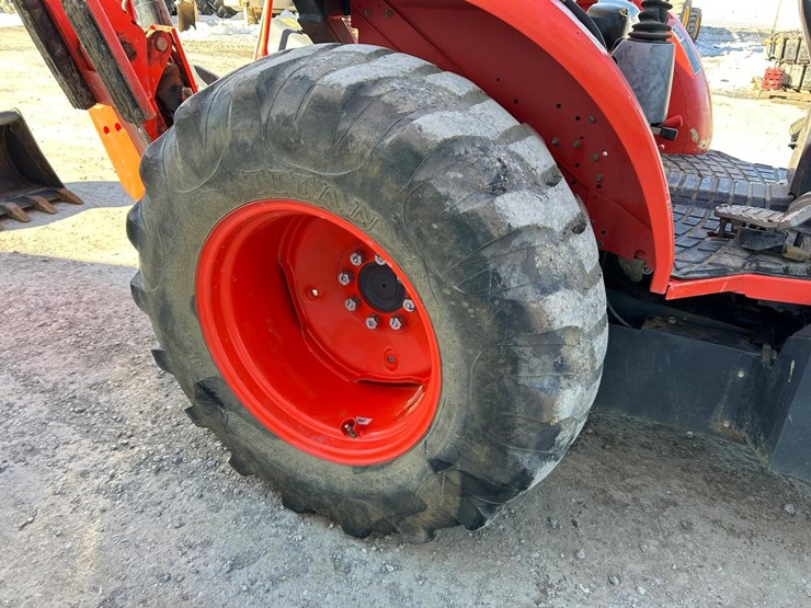 2019-kubota-m62-image-12