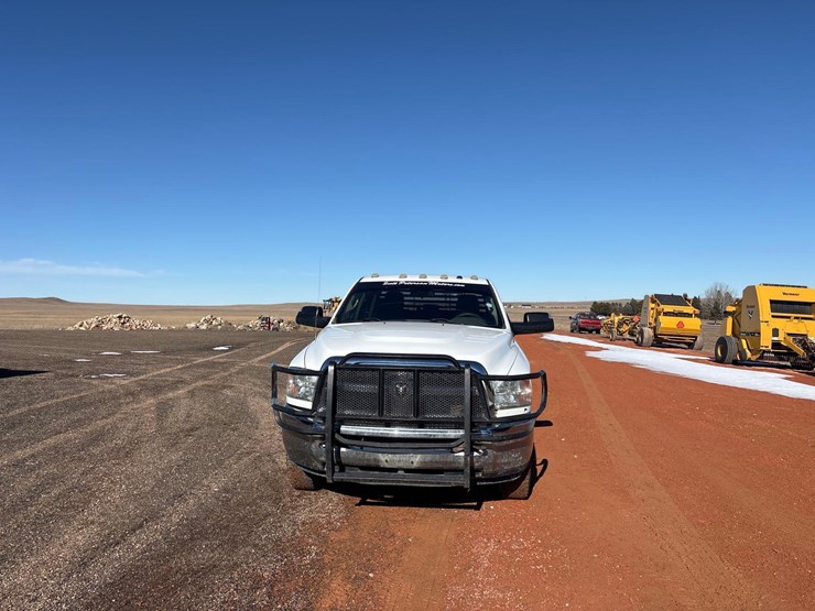 2014-ram-3500-tradesman-image-2