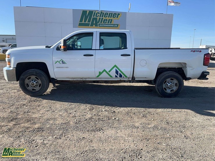 2016-chevrolet-silverado-2500hd-image-2