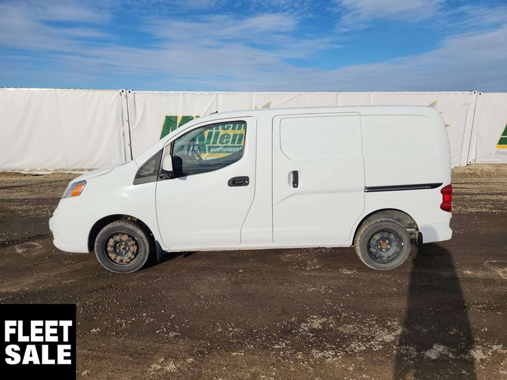 2018-nissan-nv200-image-6